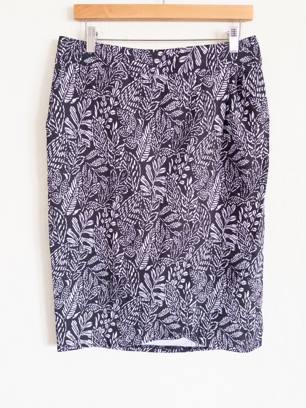 Ripskirt Hawaii Wrap Midi Skirt Length 3 Medium Inky Botanical Black Beach Swim